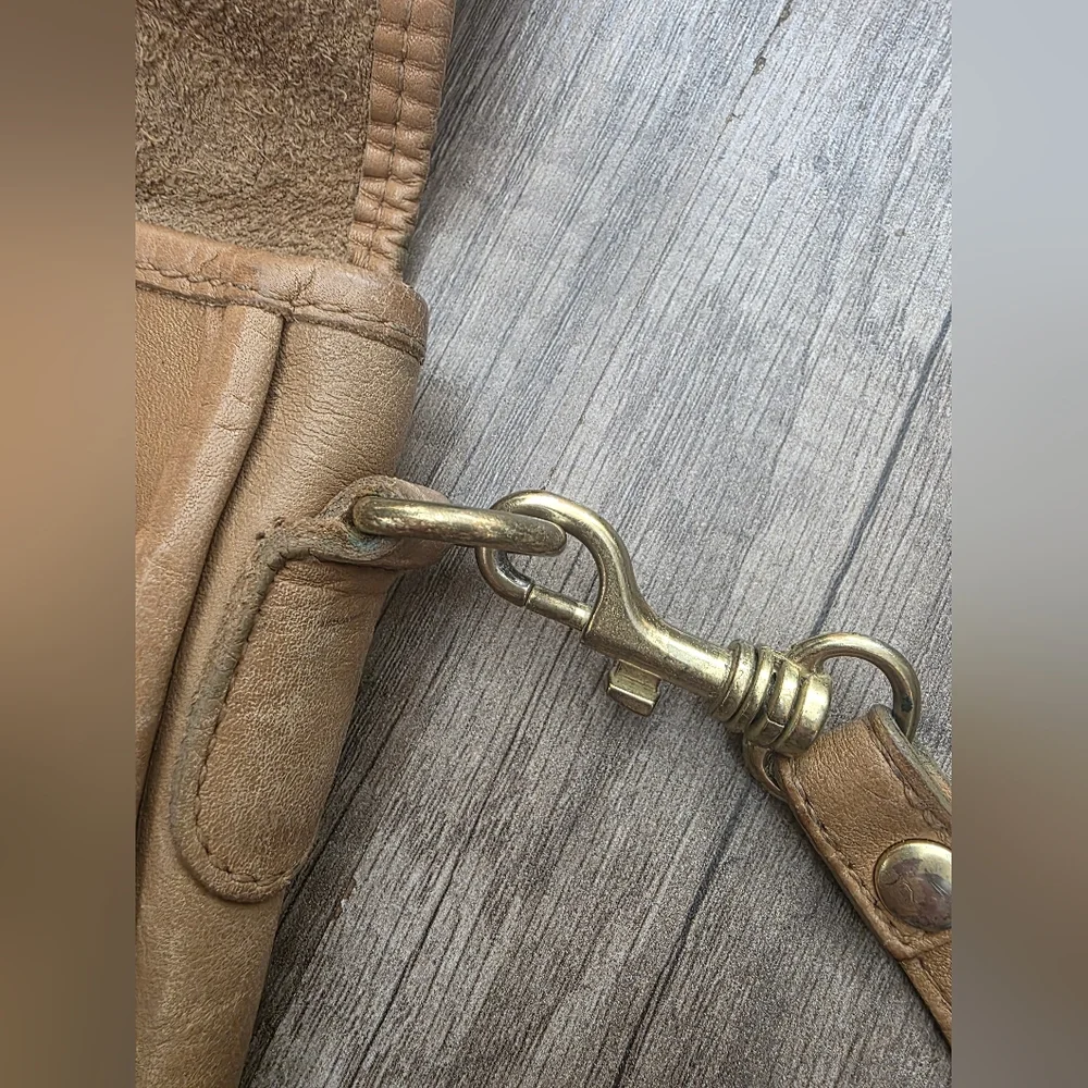 Vintage HUNT CLUB Elegant Tan Leather Women's Crossbody Equestrian Coach Like
